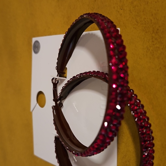 Large red hoop by Forever 21 - Picture 3 of 3